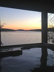 Uforglemmelige udsigt over Badin Lake & Uwharrie Mtns-Hot Tub - Image 2