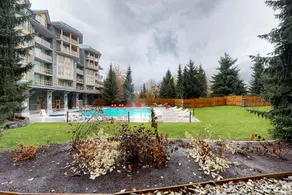 Cascade Lodge Whistler Village with brand new heat & air conditioning pump, front desk check in, ski valet service, bike storage room, boot & glove dryer, 2 hot tubs, year round heated pool, gym, sauna, change rooms & showers, WIFI & cable TV - Image 5