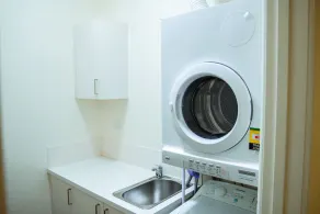 Spacious, modern apartment right in the Bendigo CBD - Image 2