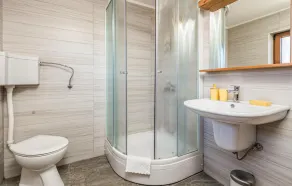 Nice home in Rakovicko Seliste with WiFi - Image 3