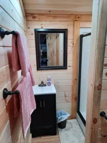 Riverside log cabin in WV- 5 min from Pinnacle Creek Connector - Image 2