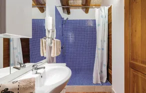 Stunning Home In Bale - Image 4