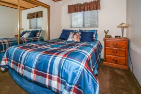 Cedar Pines - 2BR / 1BA / WiFi / Netflix / GRATUIT 2 heures de location de vélo / kayak! - Image 5