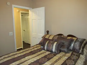 Cayce Charm Minutes to Downtown Columbia - Image 5