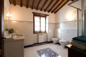 Belle ferme dans les collines avec piscine privée et vue splendide sur Cortona - Image 3