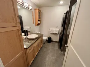 Condo riverain bien ��quipé situé au coeur d'Ucluelet avec une vue magnifique sur la marina! - Image 3