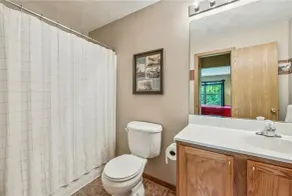 Woodridge ski-in, 1st flr 4BD, 3.5BA Sleeps 13! BIG WEEK DAY & WEEKLY DISCOUNTS! - Image 4