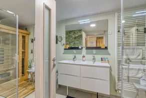 Rozi's Riverside Cottage - Happy Rentals - Image 5