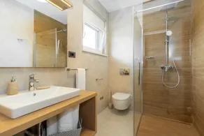 Luxury Villa Perfecta with Pool - Image 4