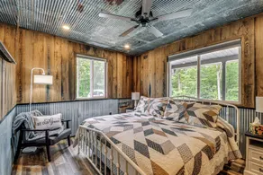 Sunset Climb & Hike: Red River Gorge Cabin w/ Deck - Image 5