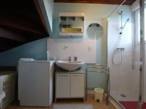Cozy 2-BR Cottage in Regional Park, Near Utah Beach, Pet-Friendly, Private Garden & Terrace - Image 4