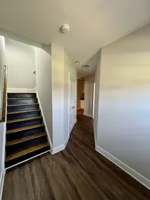 Spring Village Luxury End Rowhouse - Image 2
