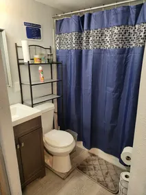 Spacious Cheerful 1-Bedroom Residential Home - Image 2
