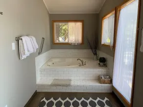 ❤️Camp Gifford's Lakeview Lodge❤️4 soveværelse / 5 badeværelser❤️Privat adgang til vandet❤️ - Image 3