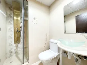 COZY AND LOVELY 2 BEDROOMS APARTMENT IN DUBAI - Image 4