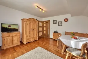 Comfortable three-room vacation apartment with kitchen and south-facing balcony - Image 3
