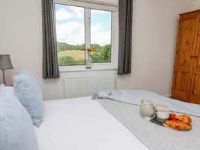 FOXES MEADOW, family friendly, with hot tub in Howey - Image 5