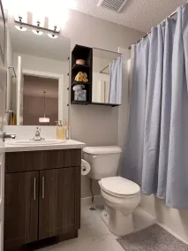 3 Bedroom Near Calgary & Mountains - Image 4