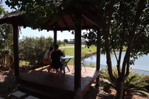 Relaxing home on the canal in Eli Waters - Image 2