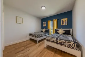 Modern luxury home - on 1/2 acre near Kalahari - Image 4