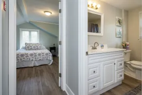 NEWLY RENOVATED. WALK TO BEACH.  FULLY EQUIPPED FOR BEACH.  June rate discounted - Image 4