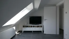 Cozy Rooftop Suite - Image 2