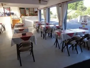 Hotel Shelter - Image 4
