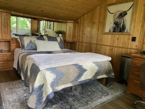 The Treehouse: Unique \"Off the Grid\" Cabin on the Lost River with stunning views - Image 5