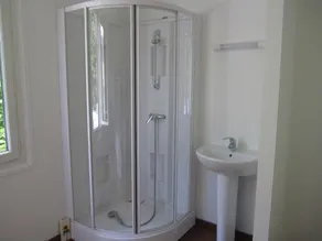 House surrounded by greenery, near a river, with 5 bedrooms (sleeps 15) - Image 2