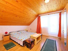 Holiday home with Pool and Internet - Image 5