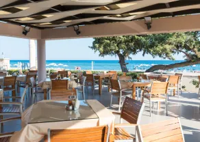 Amaryllis front beach hotel - Image 4