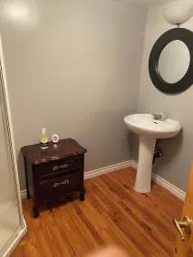 4 bed ,2 bathroom home. 2 of the 4 bedrooms are slightly smaller . Still comfort - Image 4