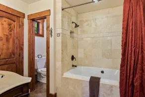 Wunderschöne Designer-Haus nur wenige Gehminuten von 9 Weingüter! Dies ist der Ort! - Image 5