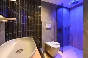 Luxury Suites with private Swimming pool 1st floor - Image 3