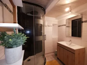 Casa rural renovada con terraza cerca de granja en Autrac - Image 3