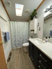 Private Two-Cabin Retreat, Lakeside Sauna & Historic Boathouse, Beach,Volleyball - Image 4