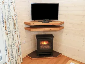 Dovestone Secluded Luxury Lodges - Pets Welcome - Image 2