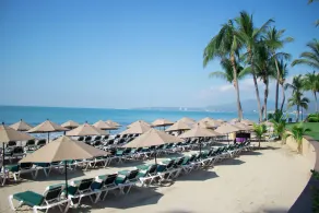 2 Bedroom Suite - Possible Oceanfront - Image 4