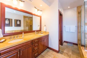 INSTREDIBLE SWEEPING OCEAN OG COASTLINE VIEWS. UNBEATABLE VALUE !! - Image 4