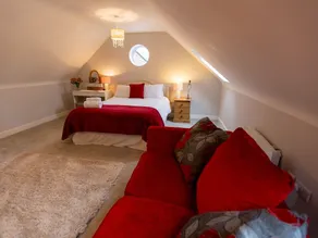 Superb space in the idyllic village of Loppington - Pass the keys - Image 3