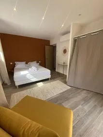 Cosy house with private access to the beach - Image 5