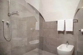 \"Volta\" Apartment: Patio & Reserved Space - Image 2