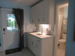 Fremragende beliggenhed, skjult perle, skridt til stranden, Boutique Beachside Bungalow 7 - Image 2