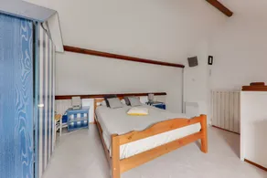Escapade calme avec piscine à 400m de la plage - Image 3
