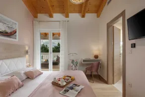 Charming 3-Bedroom Villa with pool - Image 2
