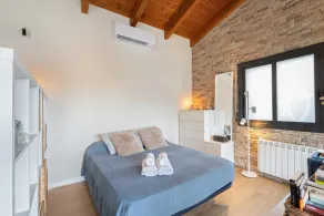 Studio 'Guest House - Loft Cim Apartments 3' with Mountain Views, Wi-Fi, and Air Conditioning - Image 4