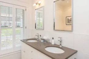 Modernes Bauernhaus In Edgartown Village Mit Pool - Image 4
