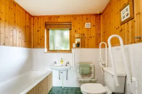 Große Lodge in 3 Hektar mit herrlichem Blick auf das Exmoor, 1, 5 Meilen zu Fuß zu Geschäften und Pubs mit Strand dahinter - Image 3