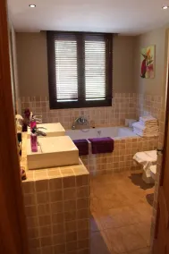 Casa de alta qualidade em aera pacífica com grande piscina - Image 3