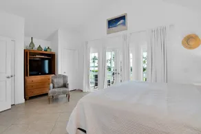 Waterfront Luxury Villa 43 3 Bedrooms 3 Bathrooms Villa - Image 5